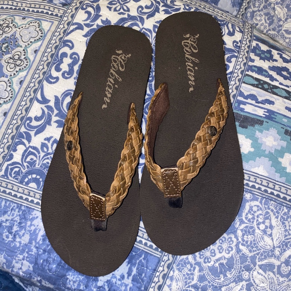 Like new, cobian flip flops